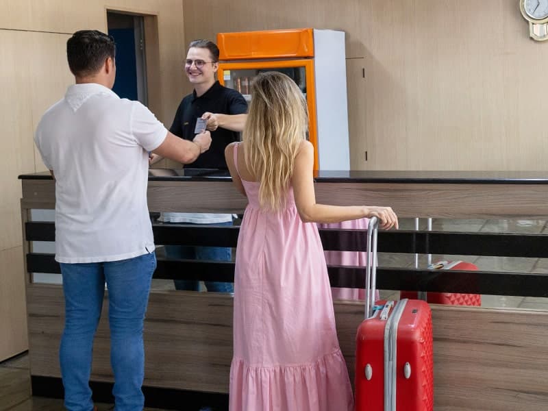 recepcao-ferias-julho-village-hotel